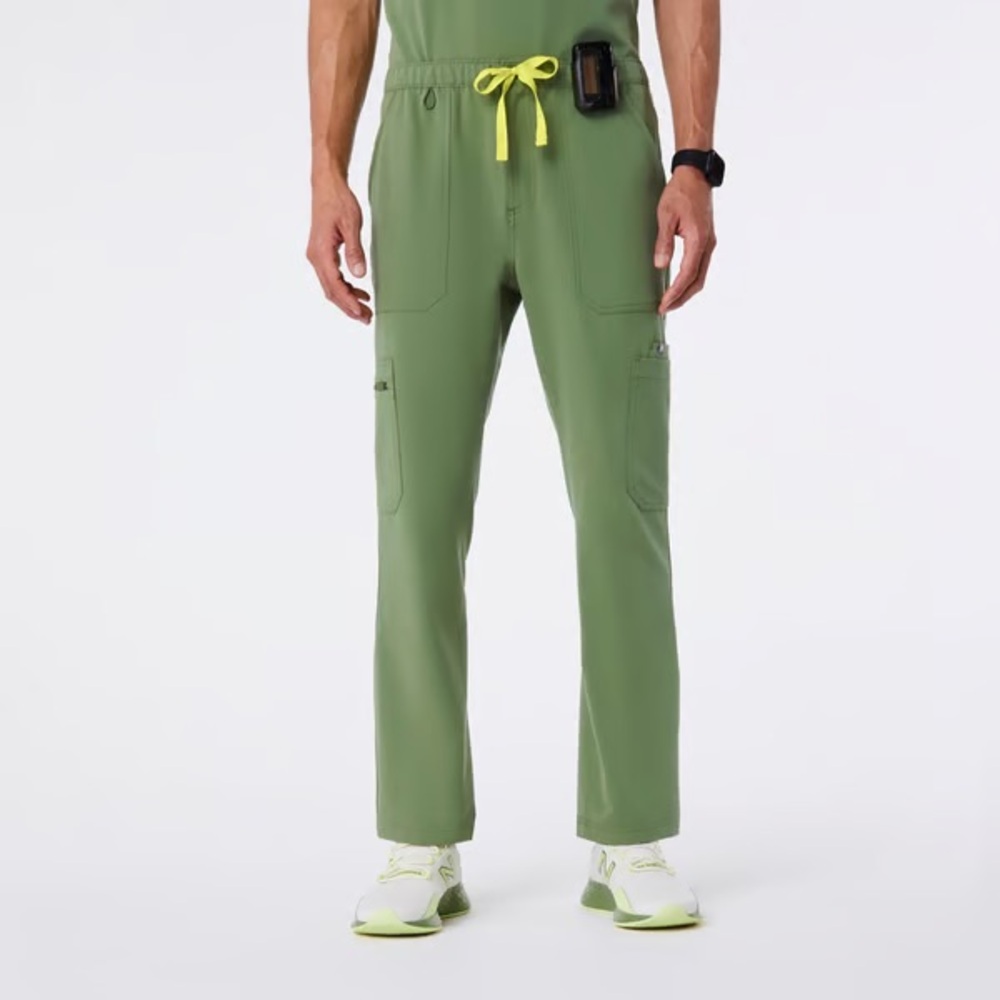 Figs Men Cairo Cargo Scrub Pants NWT XL Short Fern Coloured